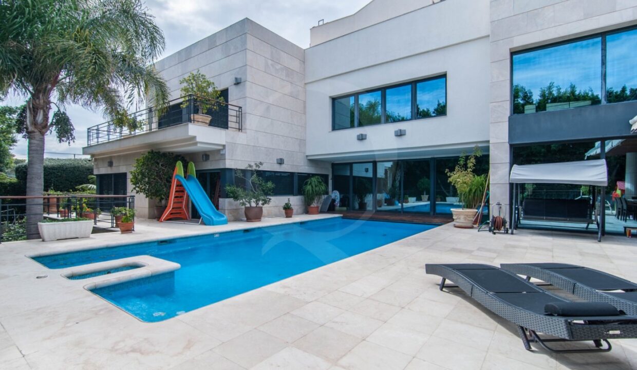 UNICA VILLA DE LUJO EN LA MEJOR Y MÁS SEGURA ZONA DEL GOLF