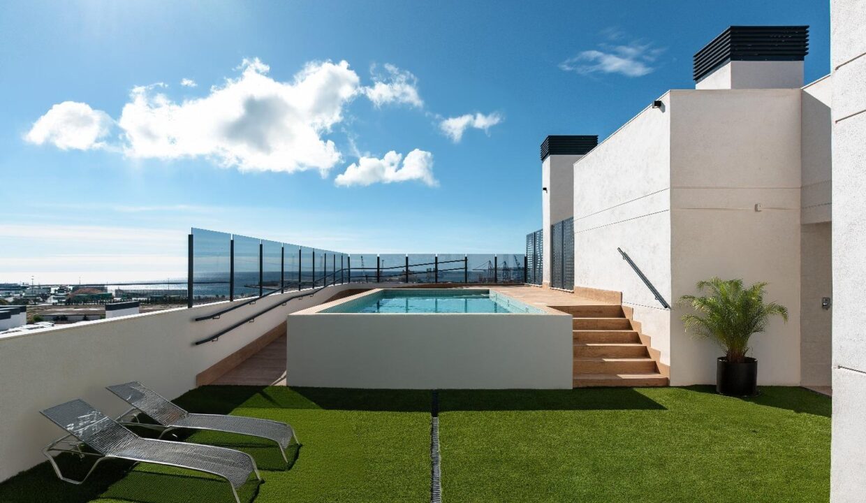 Vivienda de Obra Nueva con Terraza y Vistas al Mar